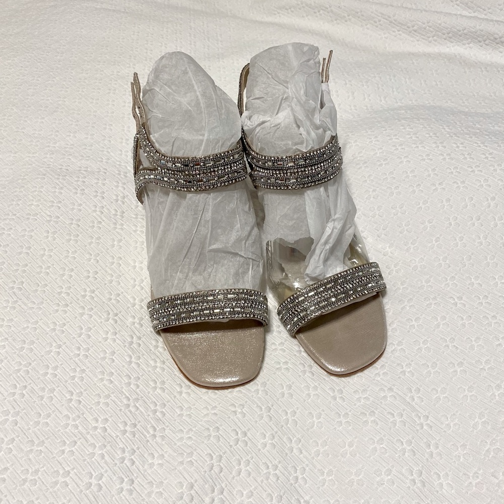 Antonio Melani women’s shoes size 7M - new in box